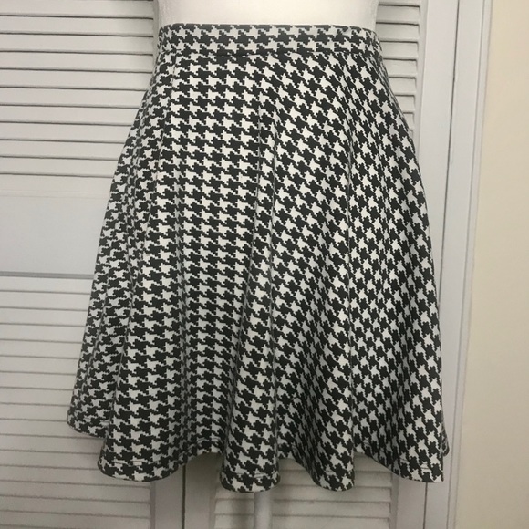 Black & White Flared Mini Skater Skirt - Medium - Picture 2 of 3